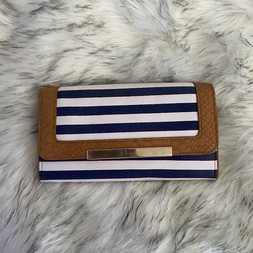 Also wallet